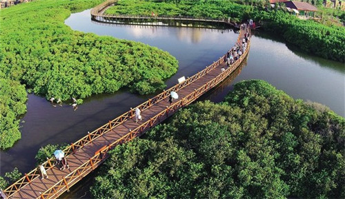 怎么加盟飞翔麻辣烫开店，飞翔麻辣烫加盟复杂吗